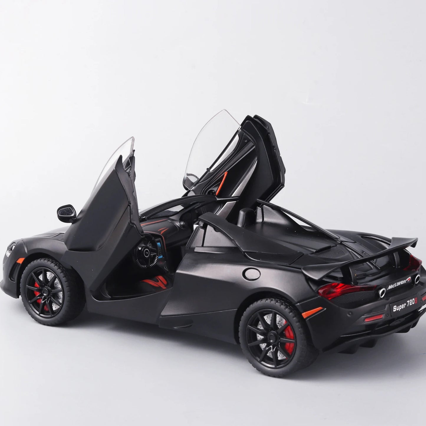 1: 24 McLaren 720S