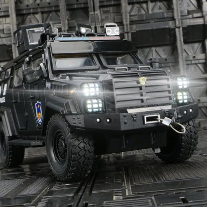 1:24 Ford F550 Sabertooth