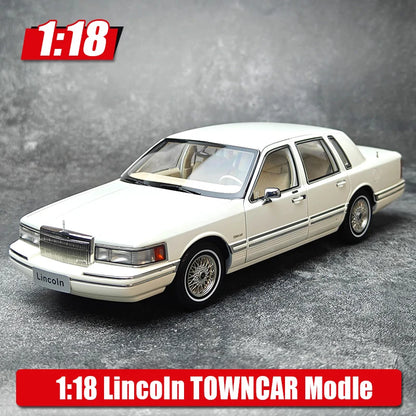 1:18 Lincoln TOWNCAR