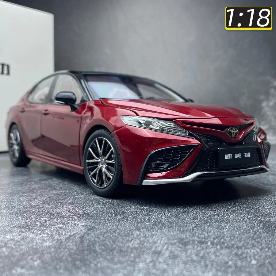 1:18 Toyota Camry 2021