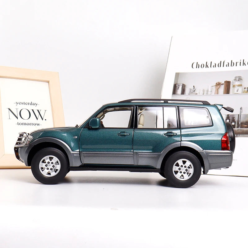 1:18 Mitsubishi Pajero V73