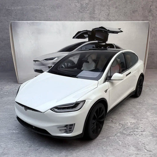 1:18 Tesla Model X