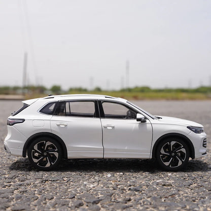 1:18 2025 VW Tiguan L PRO