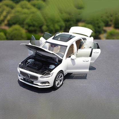 1:18 2023 Volvo S90
