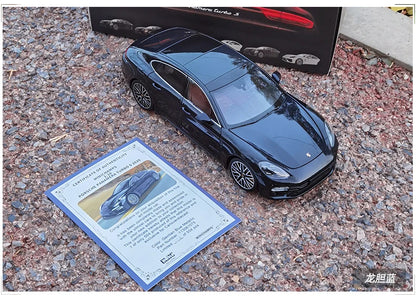 1:18 Porsche Panamera