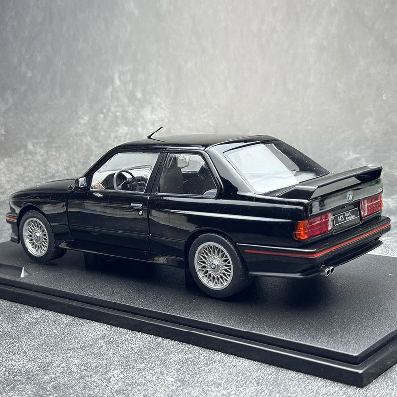 1:18 BMW M3 E30 EVO