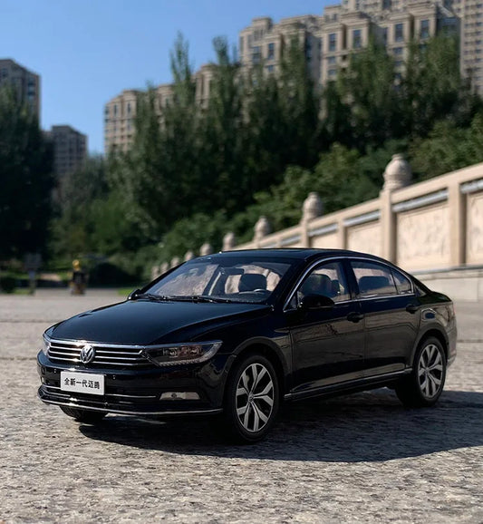 1:18 2017 Volkswagen Magotan B8