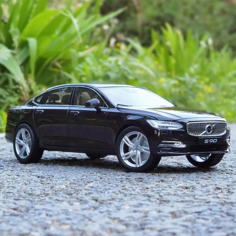1:18 2023 Volvo S90