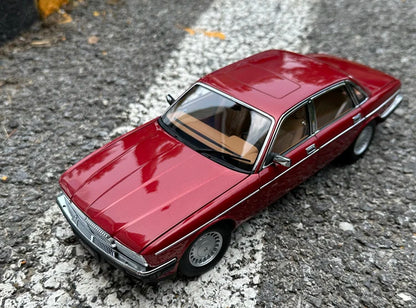 1:18 Jaguar XJ40