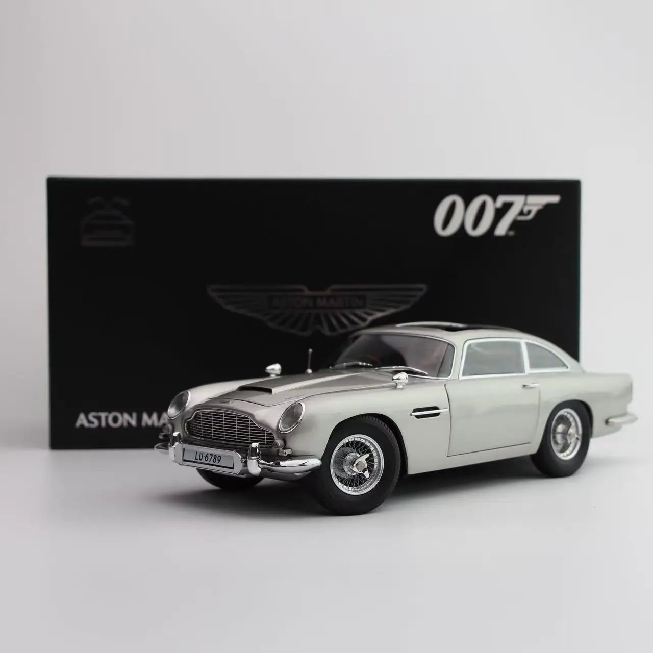 1:18 Aston Martin DB5 007