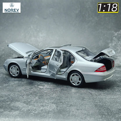 1:18 Mercedes Benz S55 AMG W220 Butterfly Run 2000