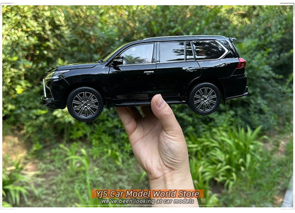 1:18 Lexus LX570
