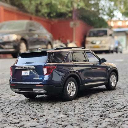 1:24 Ford Exploer XLT