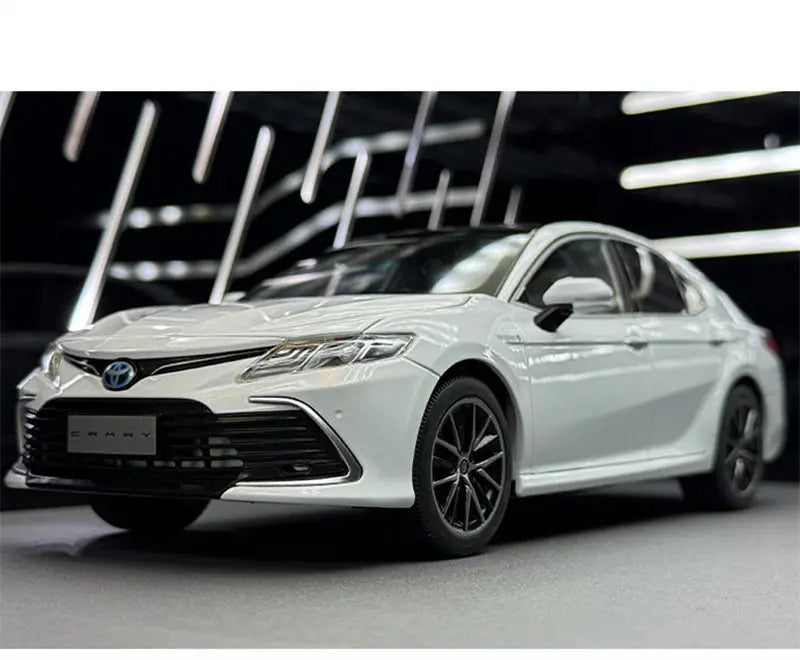 1:18 Toyota Camry 2023