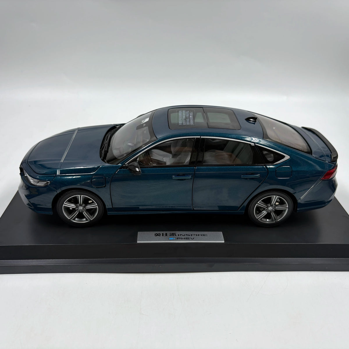 1:18 Honda Inspire 2024