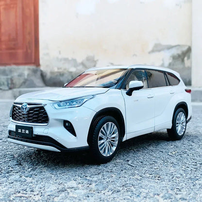 1:18 Toyota Highlander 2022