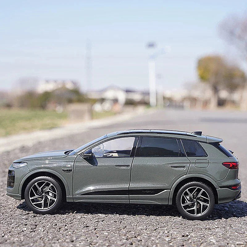 1:18 Audi Q6 Q6L e-tron 2026