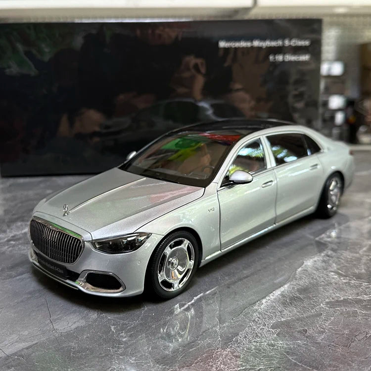 1:18 Mercedes-Benz Maybach S-Class S680 2021