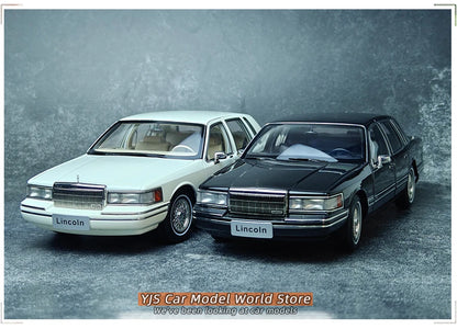 1:18 Lincoln TOWNCAR