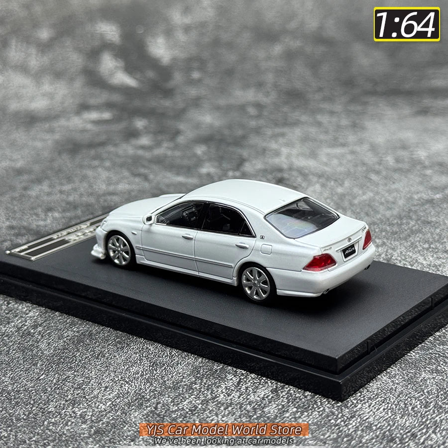 1:64 Toyota Crown 12th generation