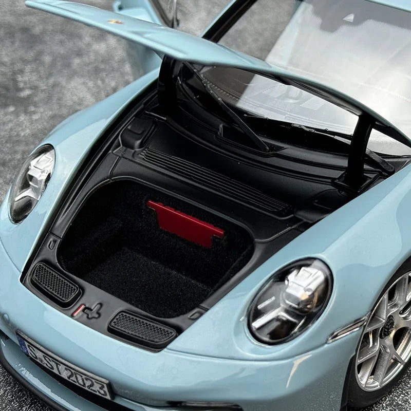 1:18 Porsche 911 ST 2023
