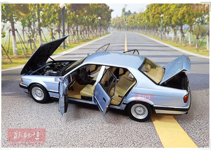 1:18 BMW 7 Series E32 730i 1986