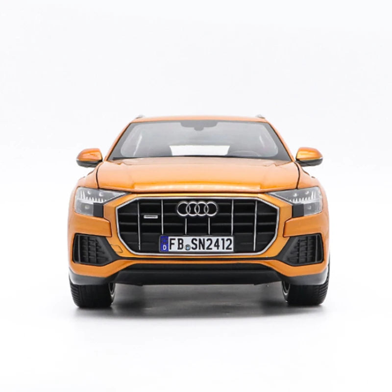 1:18 2018 AUDI Q8