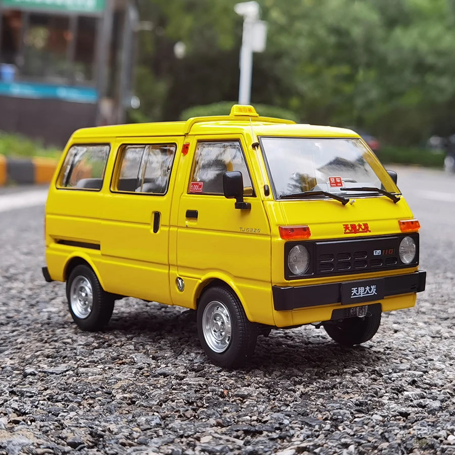 1:18 Tianjin Dafa Yellow Bug Bread Van - Dafa Taxi TJ110