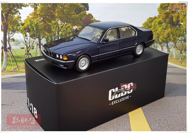 1:18 BMW 7 Series E32 730i 1986