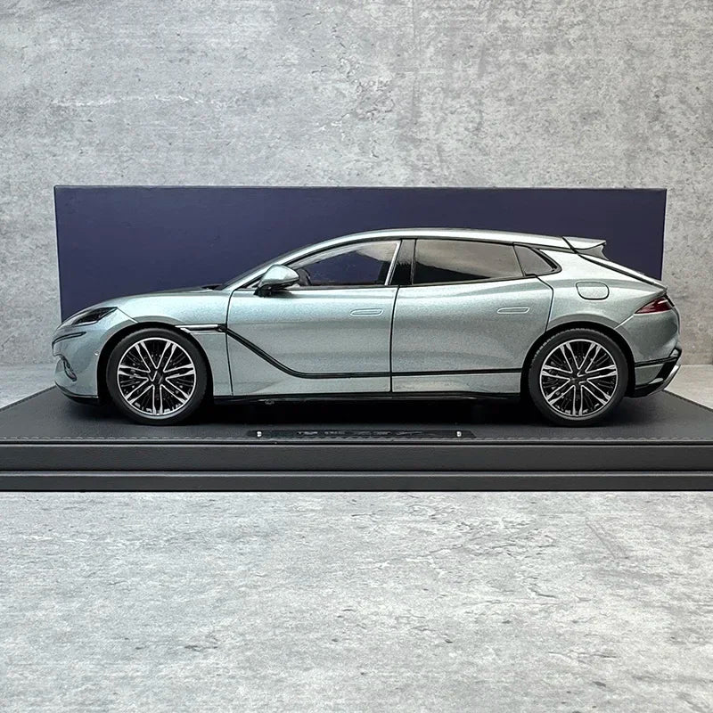1:18 BYD Denza Z9GT