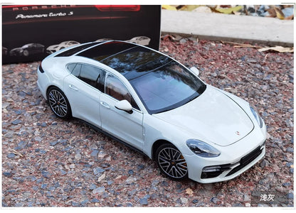 1:18 Porsche Panamera