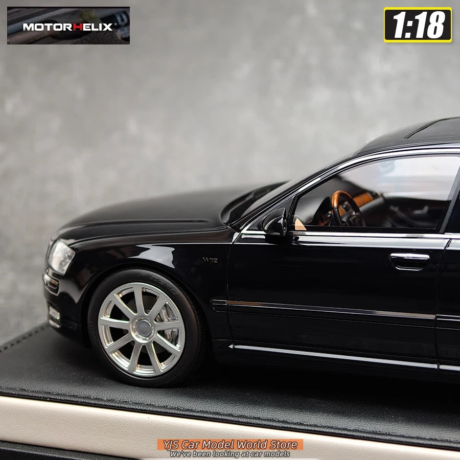 1:18 Audi A8 W12 2008