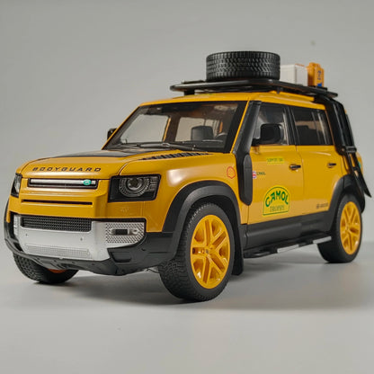 1:18 Land Rover Defender 110 Camel Cup Bay Edition