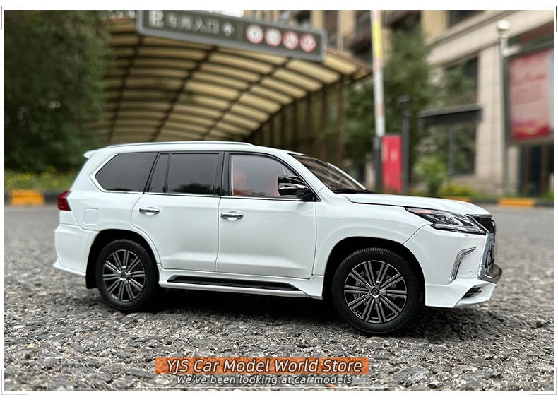 1:18 Lexus LX570