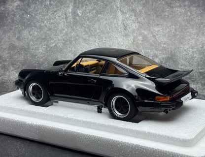1:18 Porsche 911 Turbo 3.0 (930)