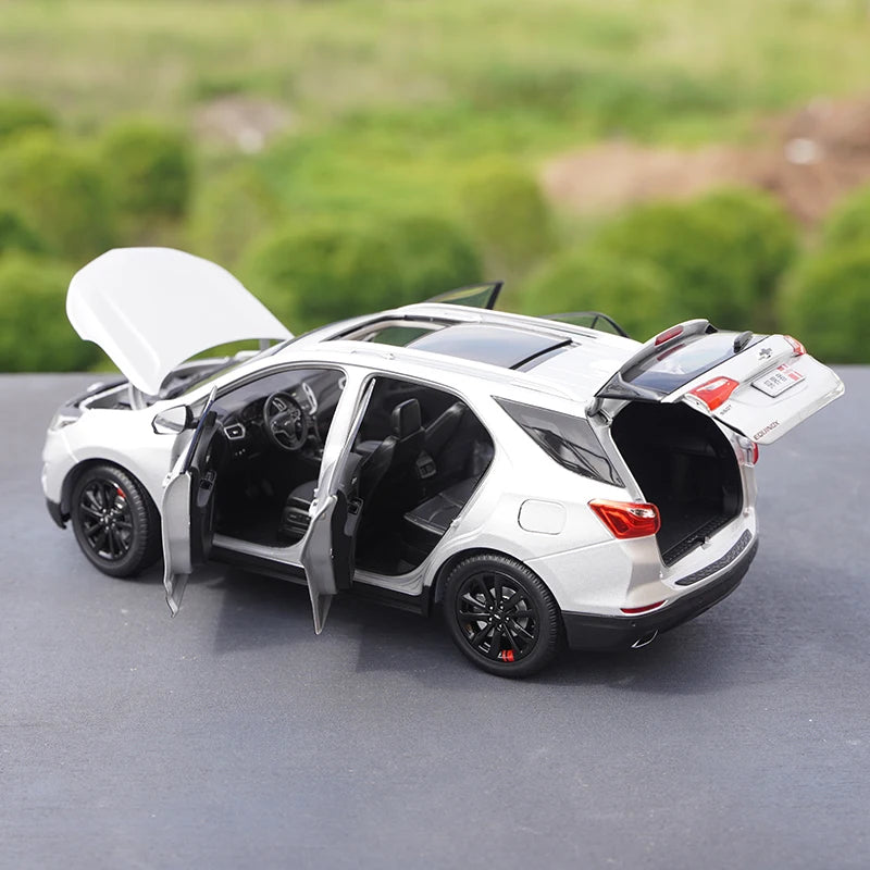 1:18 Chevrolet Equinox Redline