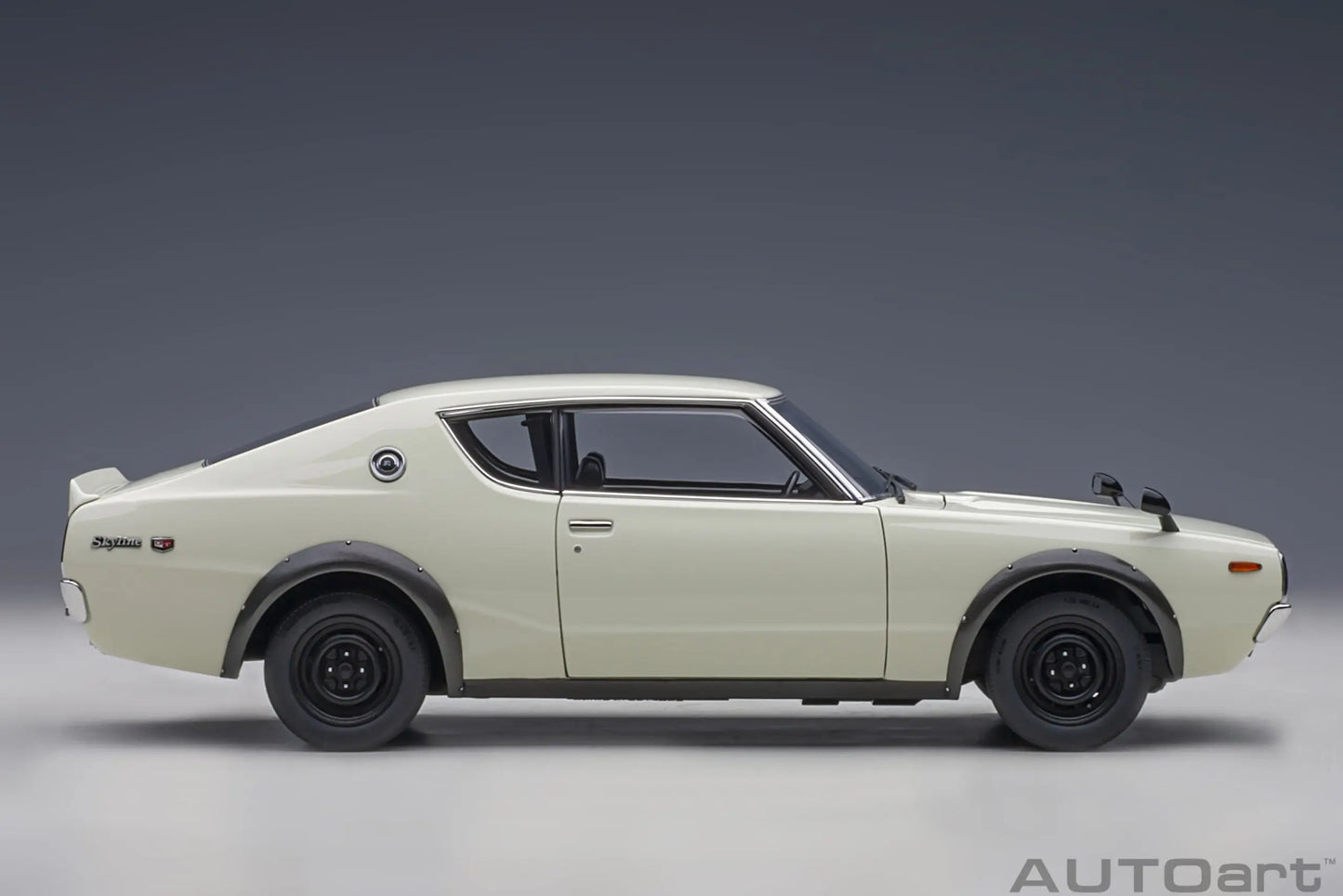 1:18  Nissan Skyline 2000 GT-R (KPGC110)