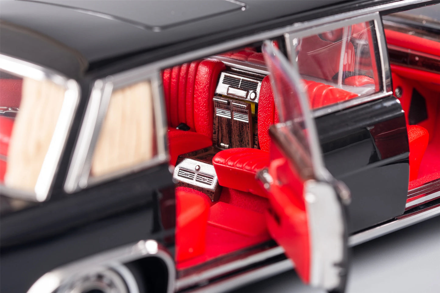 1:18 Mercedes-Benz Pullman MB 600