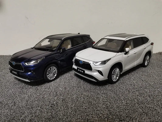 1:18 Toyota Highlander 2022