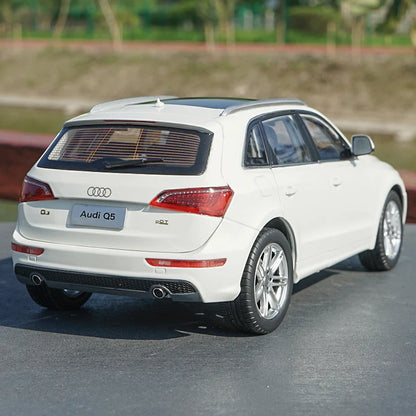 1:18 Audi Q5