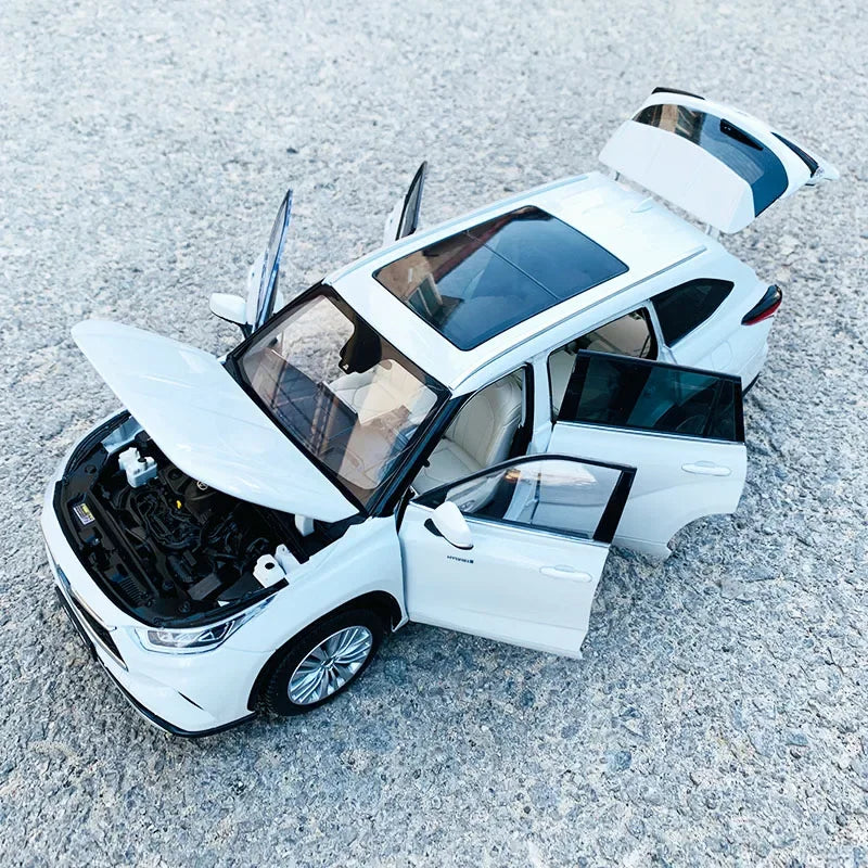 1:18 Toyota Highlander 2022