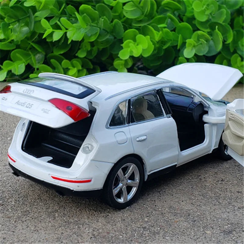 1:32 Audi Q5