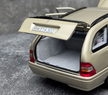 1:18 Mercedes-Benz C220 T-Model