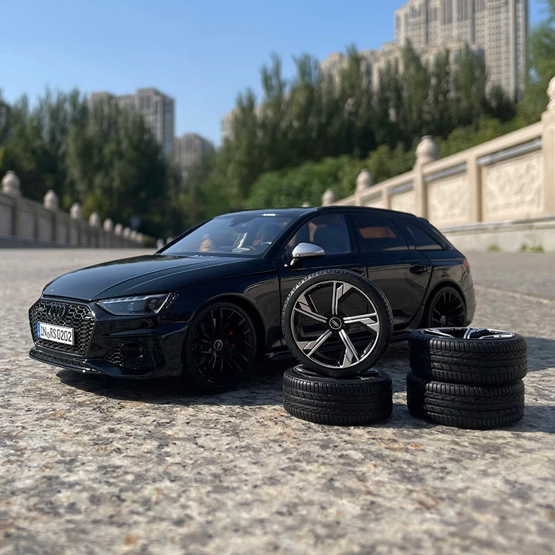 1:18 2022 Audi RS4 (B9) Avant