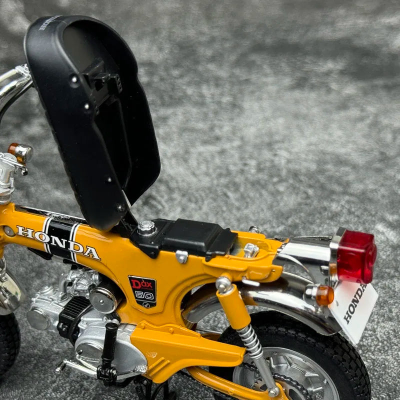 1:10 HONDA DAX Giraffe ST50 (1969)