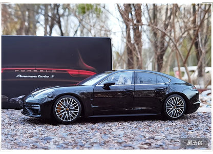 1:18 Porsche Panamera