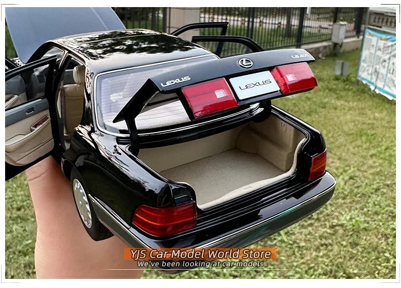 1:18 Lexus LS400