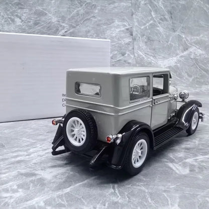 1:32 Classic Old Car Model Diecasts