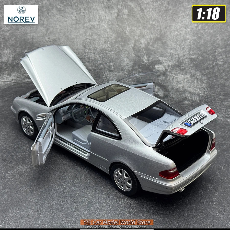 1:18 Mercedes-Benz C208 CLK 2000