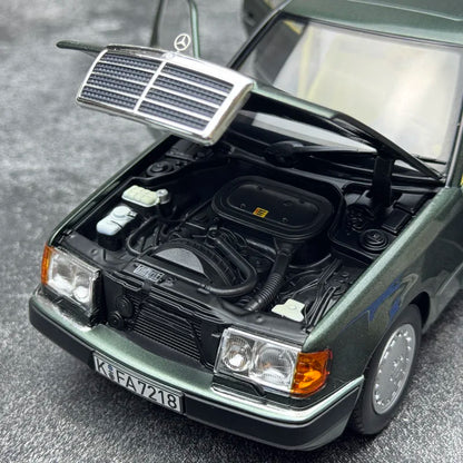 1:18 Mercedes-Benz  230E W124 1990